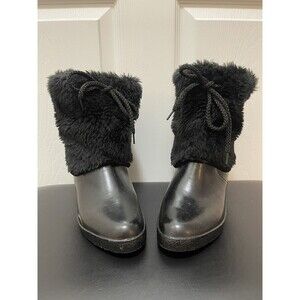 Women's Boots Faux Fur Size 7 Made in USA  Moulded Construction
